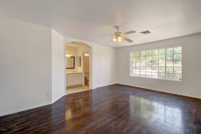 Building Photo - 4326 W Creedance Blvd