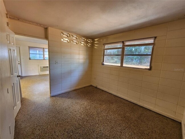 Building Photo - 1931 NW 4th Ave