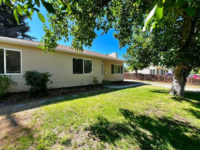 Building Photo - House in Yakima!