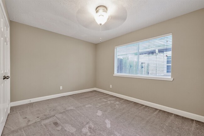 Building Photo - 20126 Black Canyon Dr