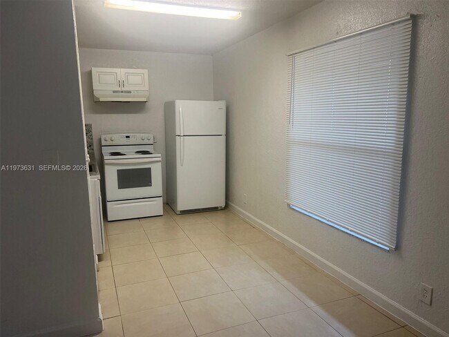 Building Photo - 919 NW 2nd Ave