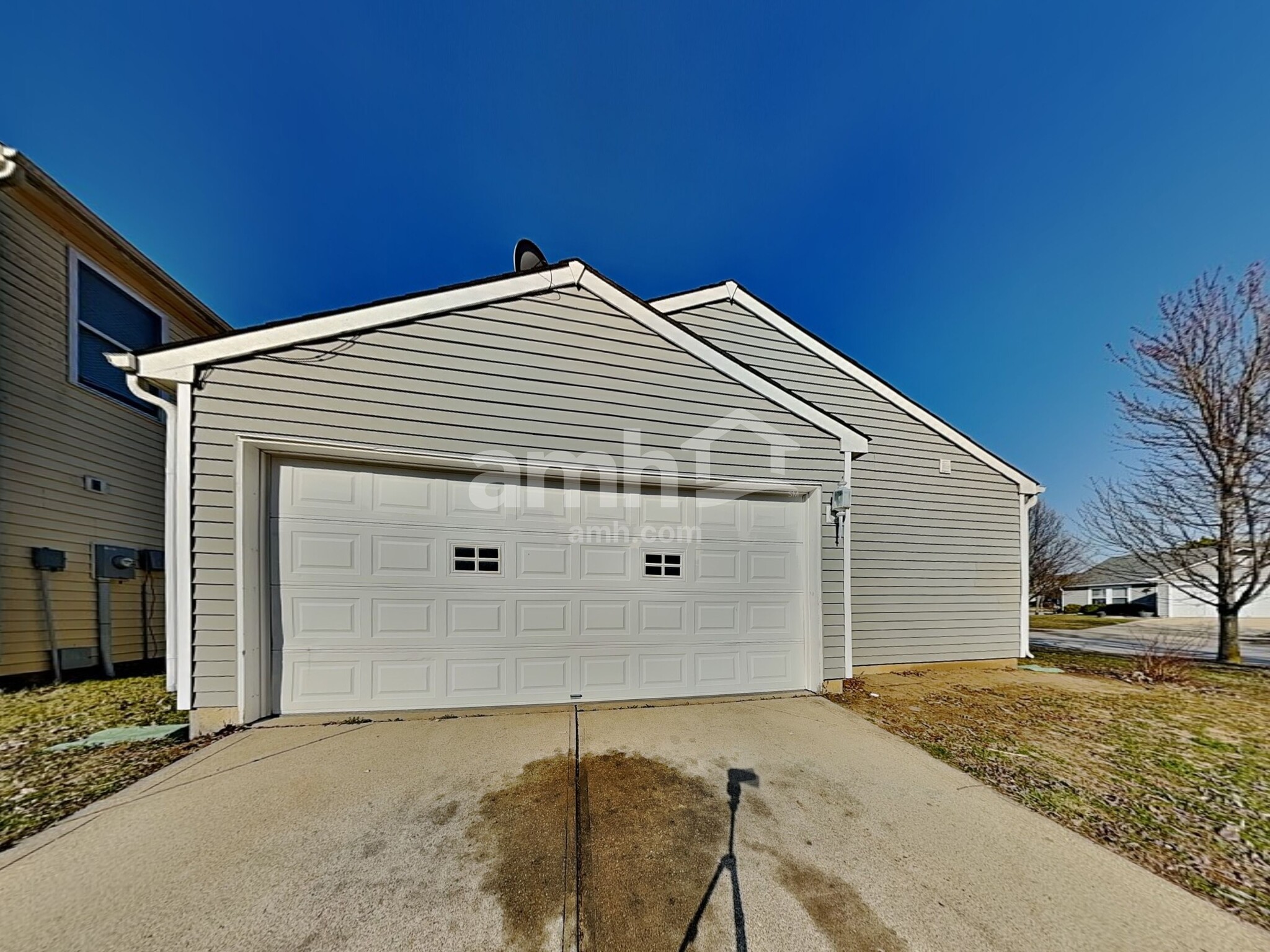 Building Photo - 2071 Bridlewood Dr