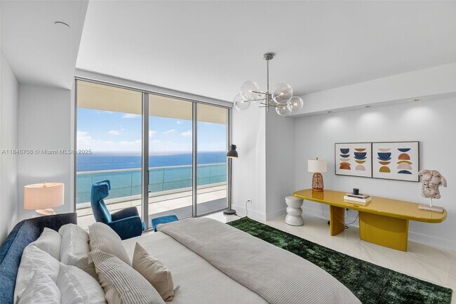 Building Photo - 18501 Collins Ave