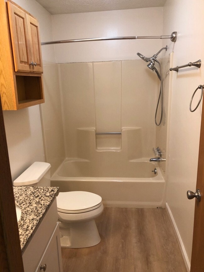 Bathroom - 3557 Brodhead Rd