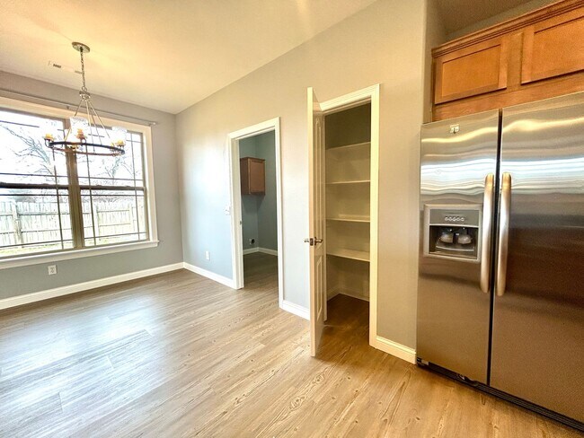 Building Photo - 3 bedroom 2 bath modern style home minutes from Centerton Main!!