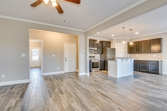 Building Photo - 848 Tyler Woods Dr