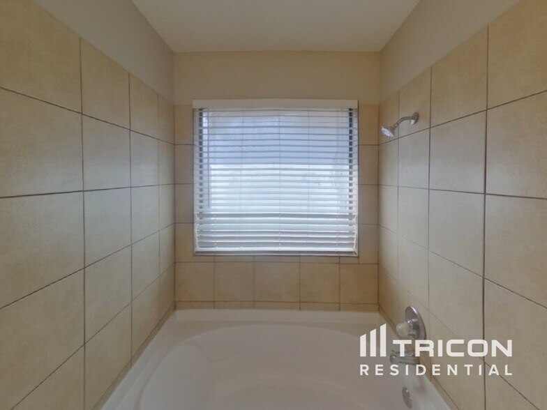 Building Photo - 6401 Freedom Ct