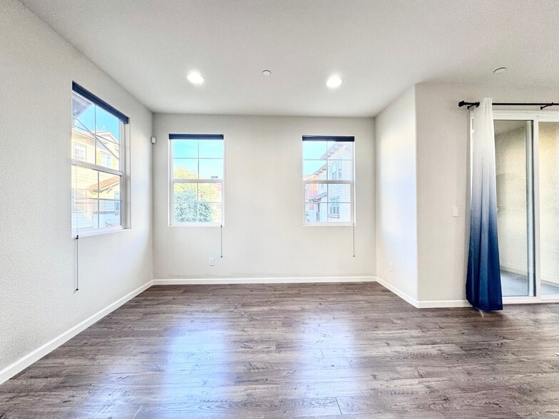 Building Photo - 1117 Genco Terrace