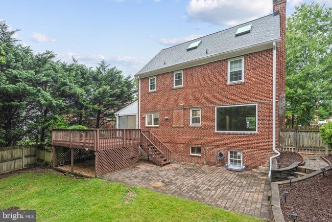 Building Photo - 2926 Kanawha St NW