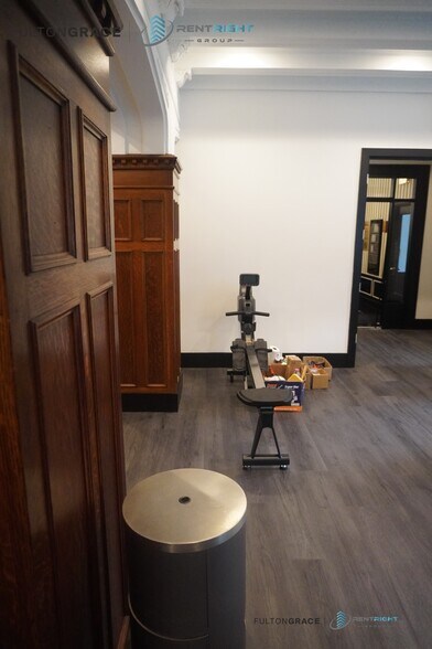 Building Photo - 534 W Stratford Pl