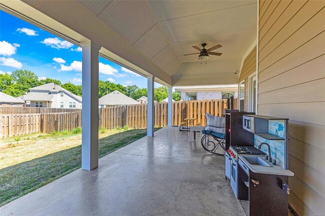 Building Photo - 816 Hedgefield Way