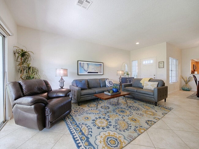 Building Photo - 127 Villa Ct