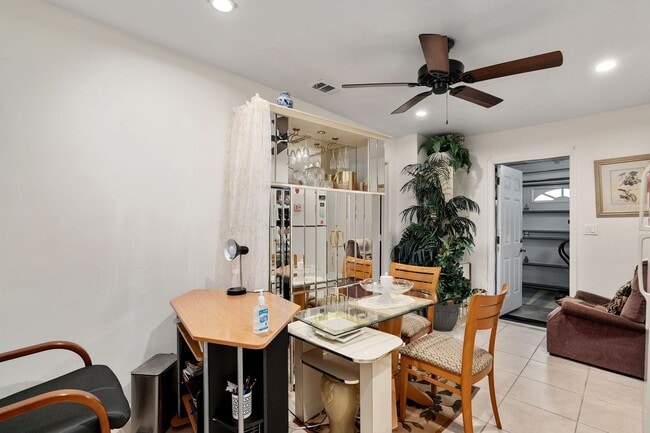 Building Photo - Beautiful 4/3 home With Attached Mother In...