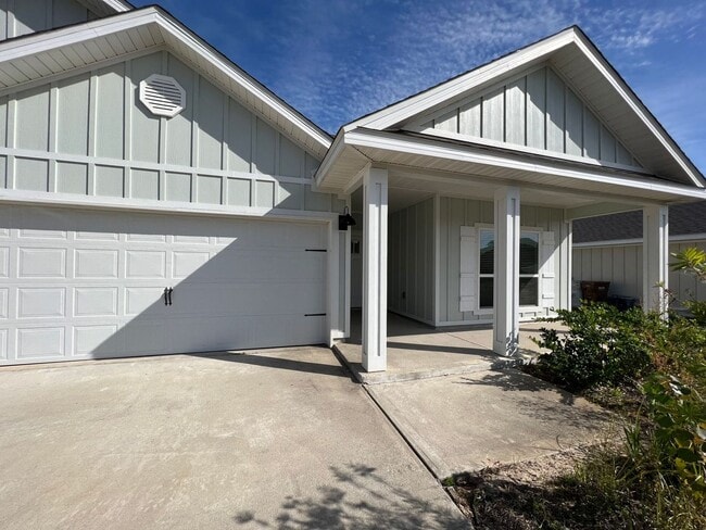 Building Photo - Gulf Breeze - Roman Oaks - 4 Bedroom, 3 Ba...