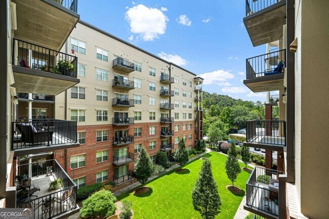 Building Photo - 200 River Vista Drive