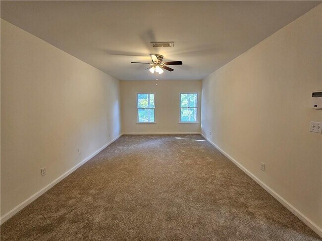 Building Photo - 3228 Turtle Lake Dr SE