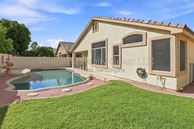 Building Photo - 7027 W Potter Dr