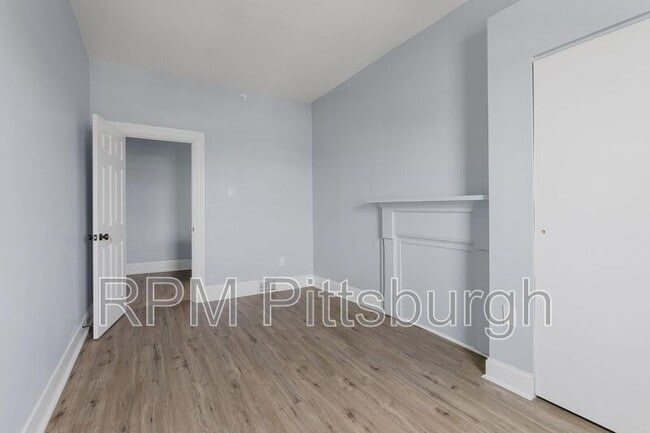 Building Photo - 2721 Cobden St