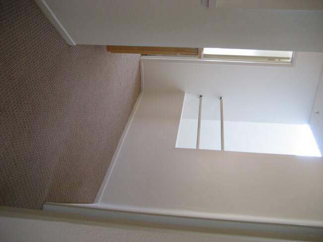 Building Photo - 4874 Thille St