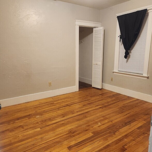 Building Photo - 5 Cohasset St