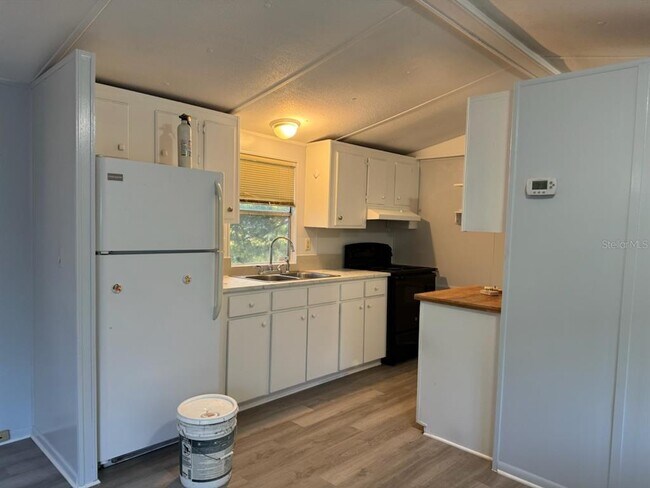 Building Photo - 9303 SW 99th Pl
