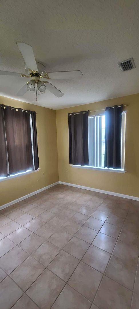 Building Photo - 3835 Cross Creek Trail