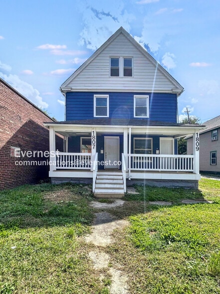 Primary Photo - 1807 Denison Ave