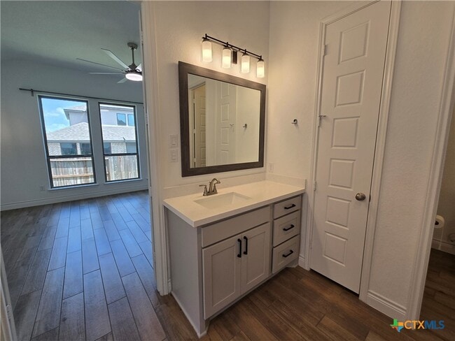 Building Photo - 2216 Prado Dr