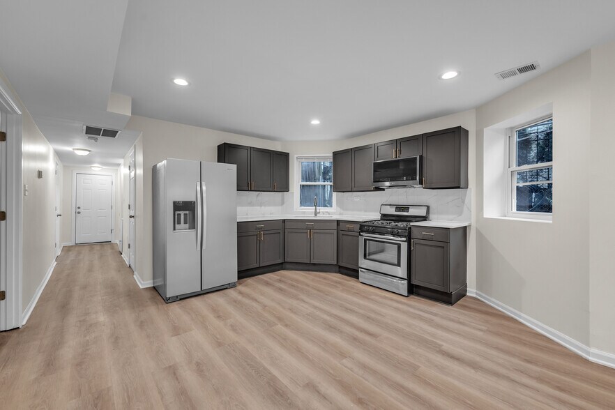 Building Photo - 1429 N Avers Ave
