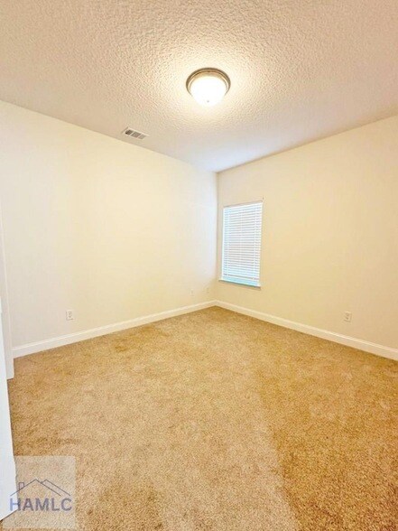 Building Photo - 158 Stout Ln