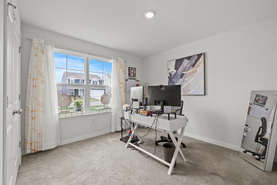 Bedroom 2 - 5969 Hollett Dr S