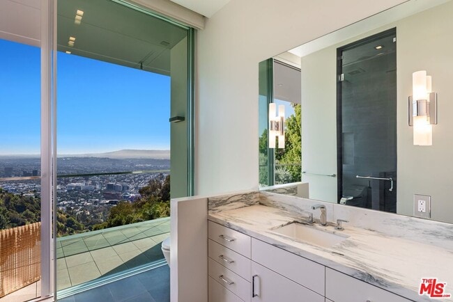 Building Photo - 1895 Rising Glen Rd