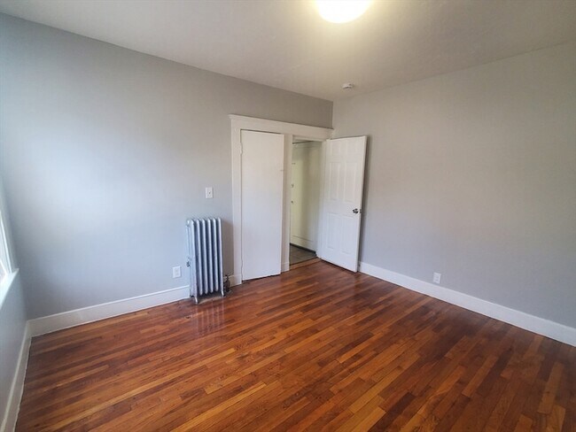 Building Photo - 79 Rosseter St