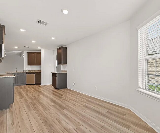 Building Photo - 10718 Millet Ct