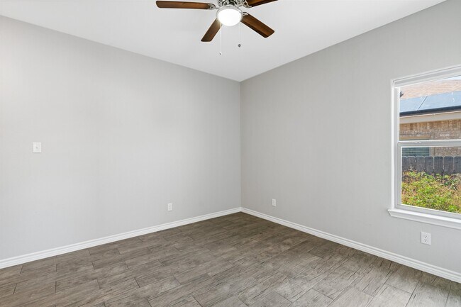 Building Photo - 306 Javier Dr