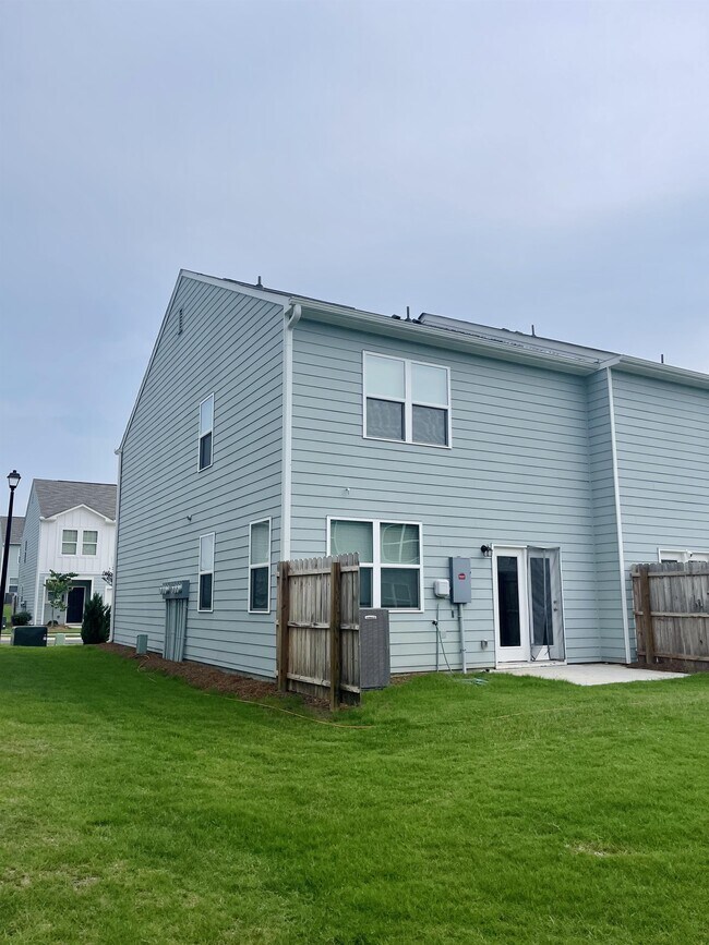 Building Photo - 311 Penn Sta Wy