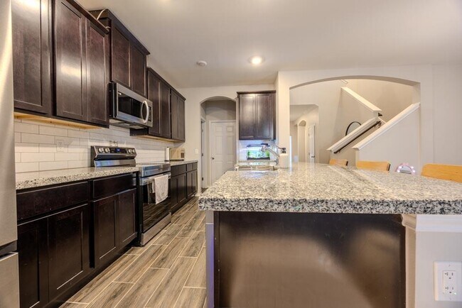 Building Photo - 8702 Shiloh Rock Dr