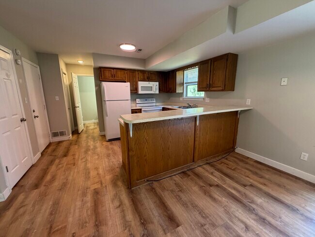 Building Photo - 3602 Hermitage Rd