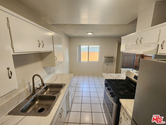 Building Photo - 7511 Norton Ave