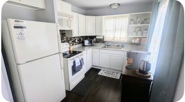 Building Photo - 211 Belfast Dr
