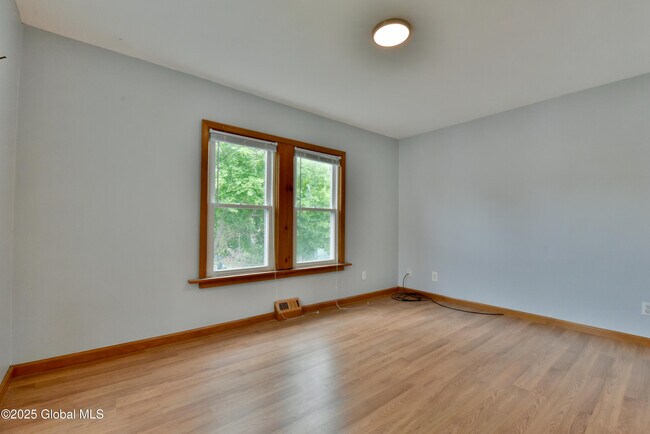 Building Photo - 113 N 3rd Ave