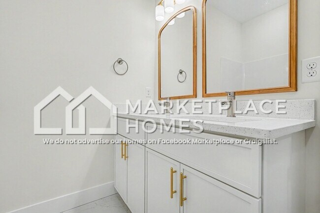 Building Photo - 3 Taverly Dr