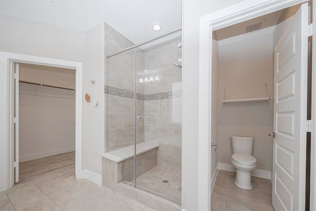 Building Photo - 10014 Granary Dr