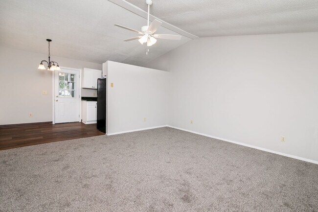 Building Photo - 1108 Bryn Mawr Ave