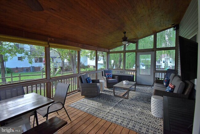 Building Photo - 34 Ashcroft Dr