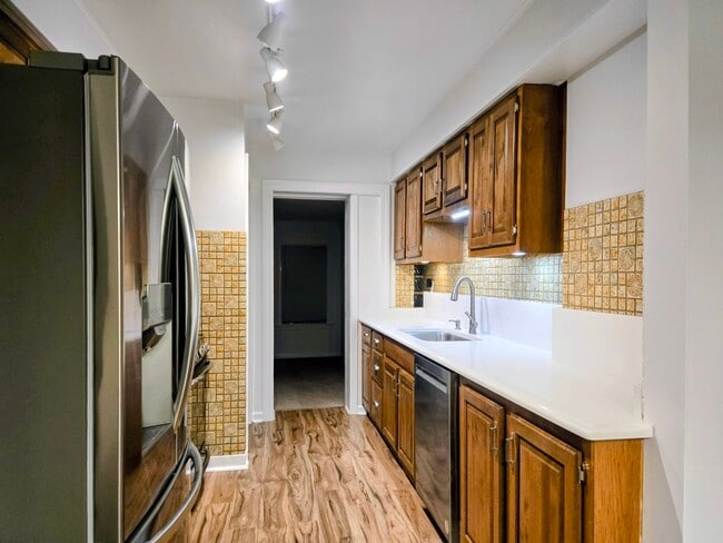 Building Photo - 3803 N Pacific Ave