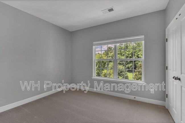 Building Photo - 4846 Bevendean Dr