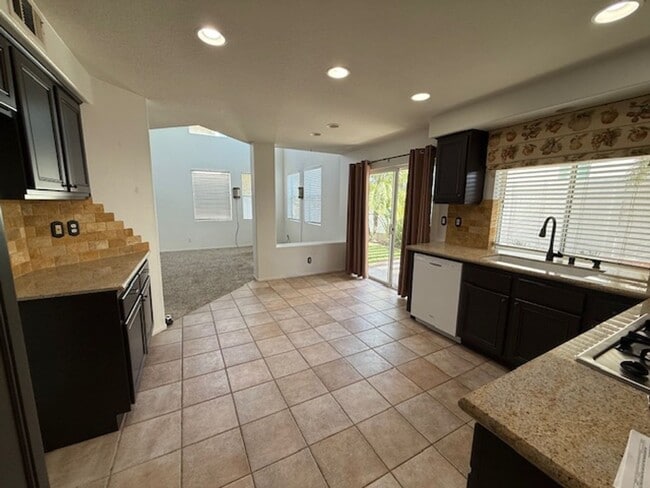 Building Photo - Welcome to Wagon Wheel – 4 Bed + Office | ...