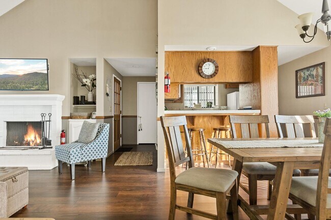 Building Photo - 217 Village Bay