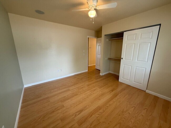 Building Photo - 2 Bedroom Home Contact Property Pros